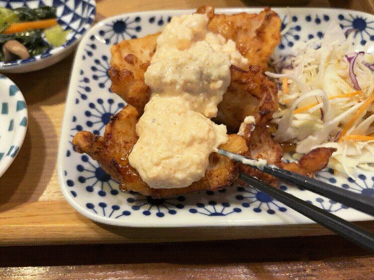 「kawara CAFE&KITCHEN 吉祥寺PARCO店」の宮崎県産桜姫鶏と鳥取県産大山鶏の究極のチキン南蛮定食GIF