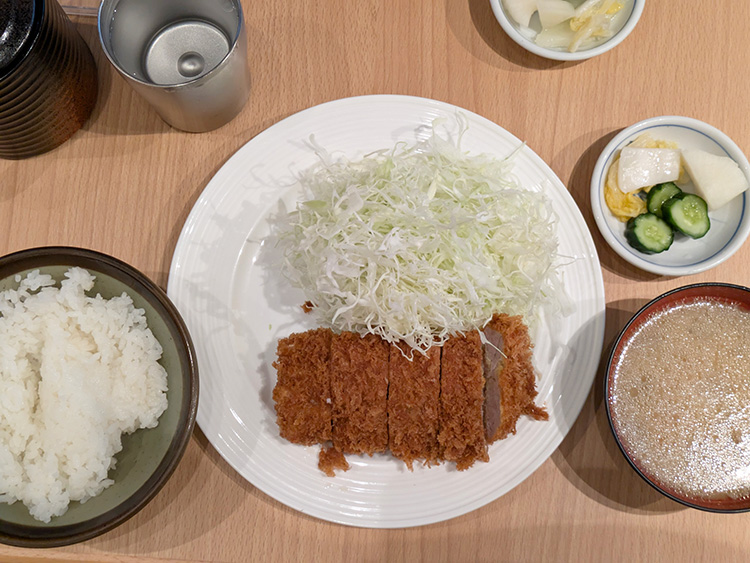 「とん㐂」の特製ロースかつ定食