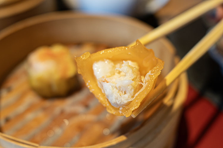 「CANTON8茶楼」のイカすみ海鮮餃子