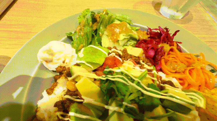 「EMMA FRUITS & DELI」日替わりランチGIF