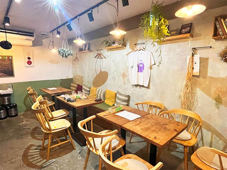 「kitchen&Bar Niche」テーブル席