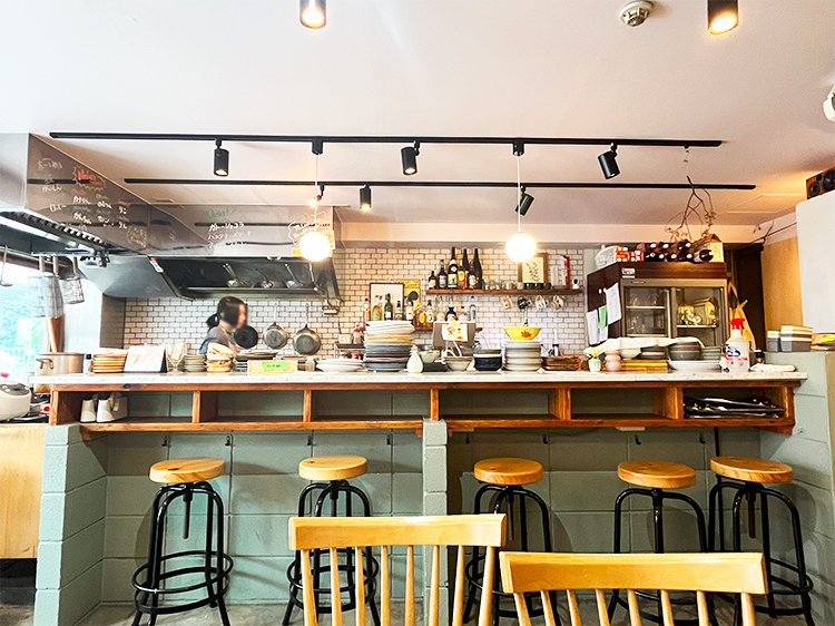 「kitchen&Bar Niche」カウンター席