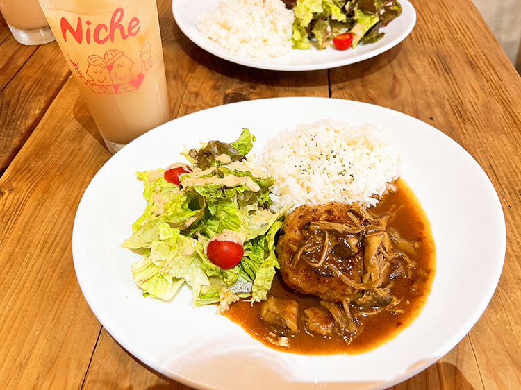 「kitchen&Bar Niche」特製ハンバーグ
