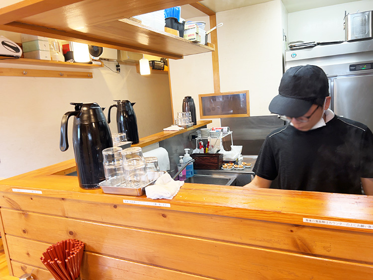 「there is ramen」のカウンター
