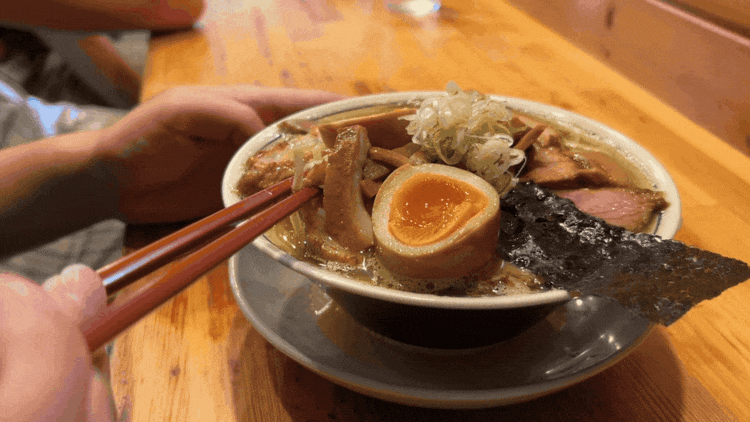 「there is ramen」の味玉チャーシュー麺