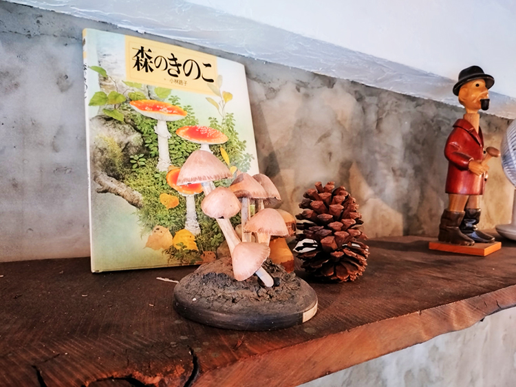 「hanaiguchi」森のきのこ