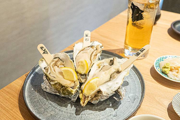 「お出汁 銀シャリ アテ オオカミ 吉祥寺店」の牡蠣