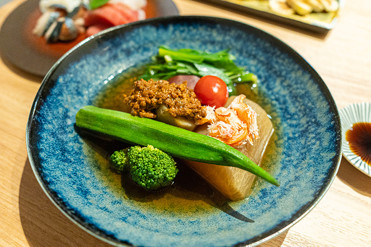 「お出汁 銀シャリ アテ オオカミ 吉祥寺店」の煮野菜