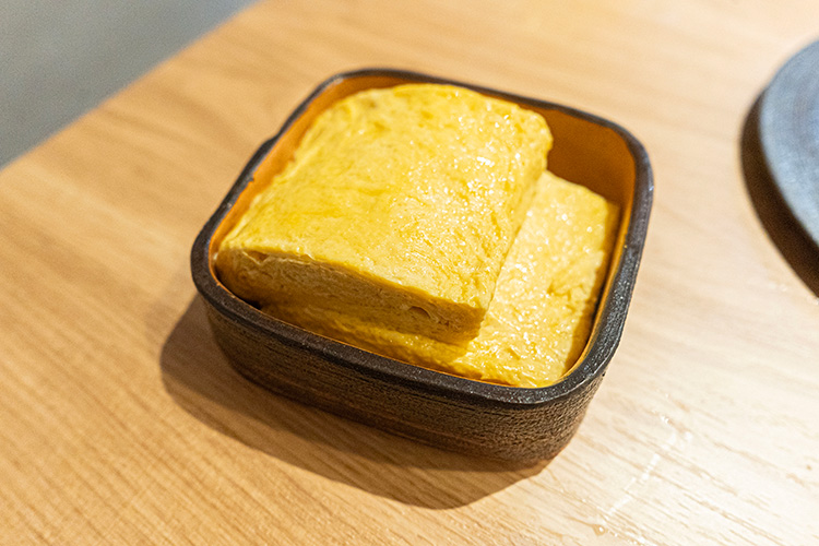 「お出汁 銀シャリ アテ オオカミ 吉祥寺店」のだし巻き卵