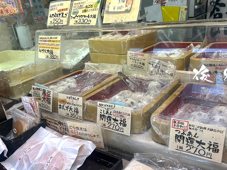 「越後鶴屋」の店内