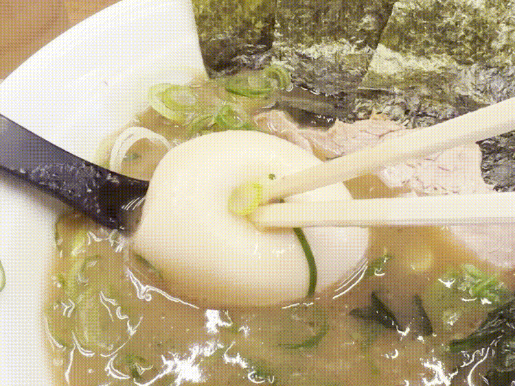 横浜家系らーめん武道家吉祥寺店の特製ラーメンの味玉