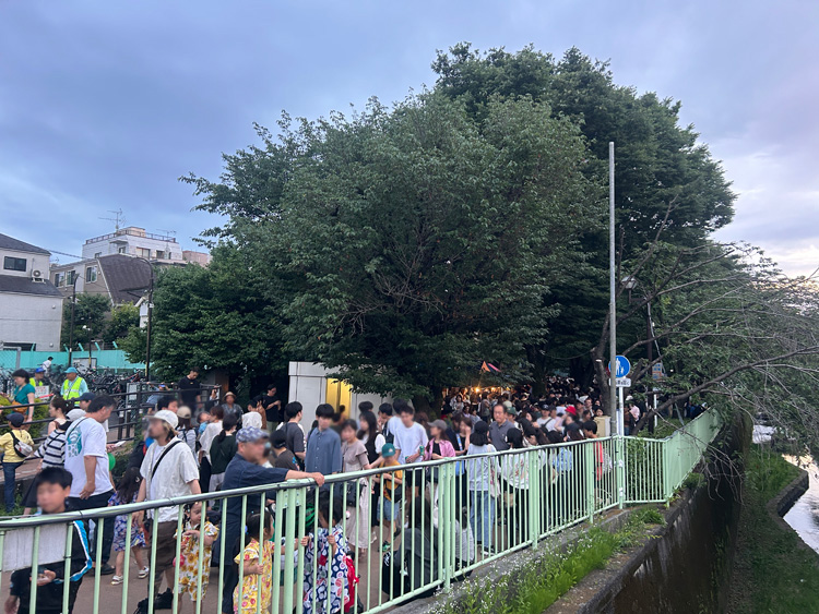久我山ホタル祭りの人込み