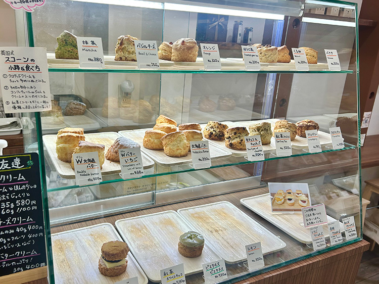 「さくらやま果房 荻窪店」のショーケース