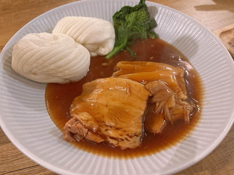 「SUIKA」の豚角煮