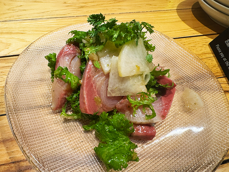 「DRAナイン」寒鰤とわさび菜のカルパッチョ