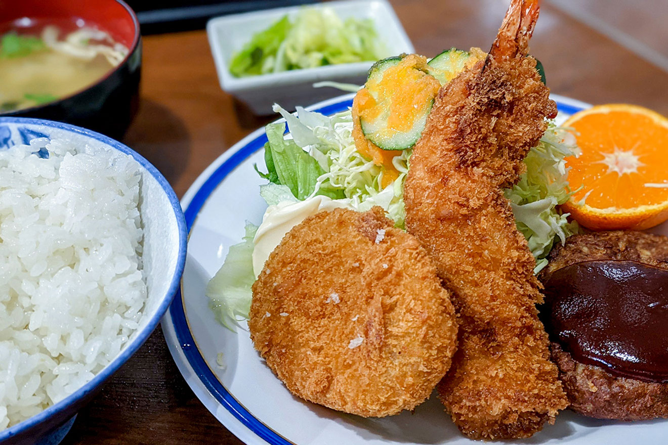 「きさらぎ亭」のトリオ定食（A）