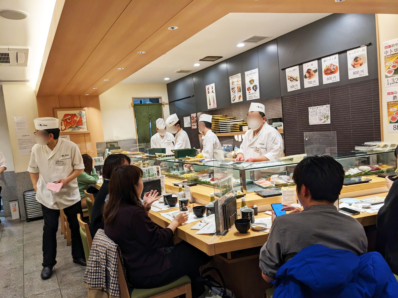 「寿司の美登利 総本店」の店内