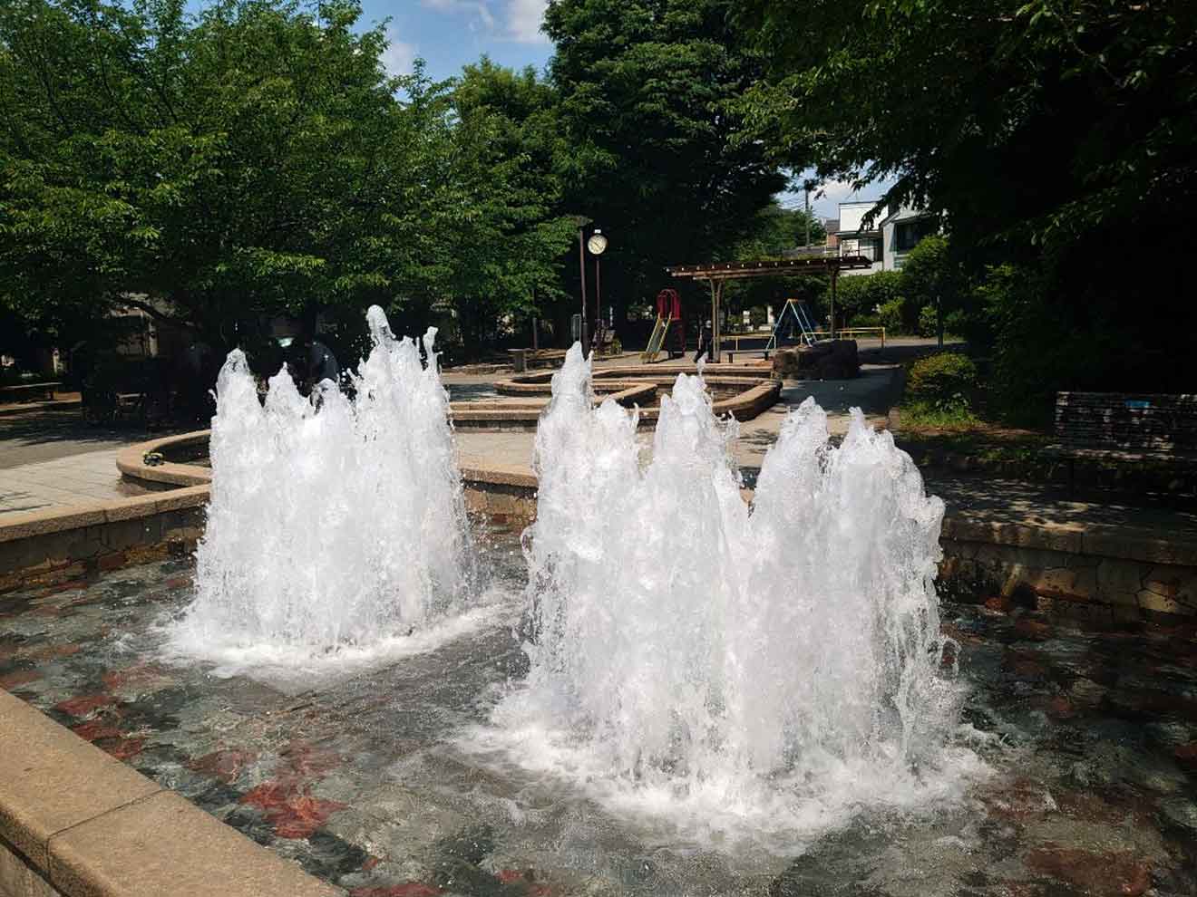 「石仏公園」の噴水