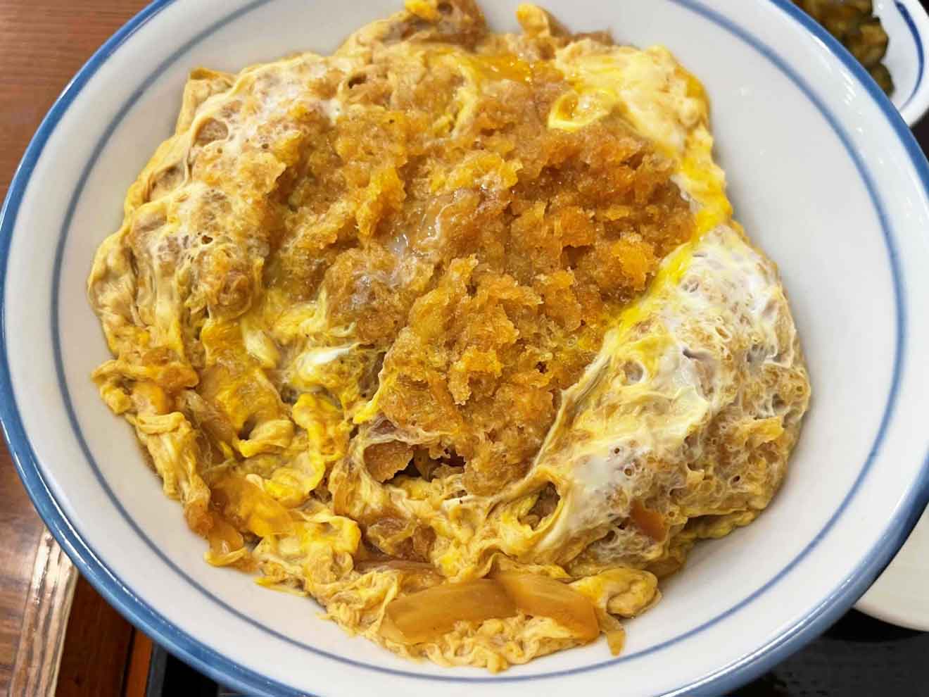 「そば処松屋」のカツ丼