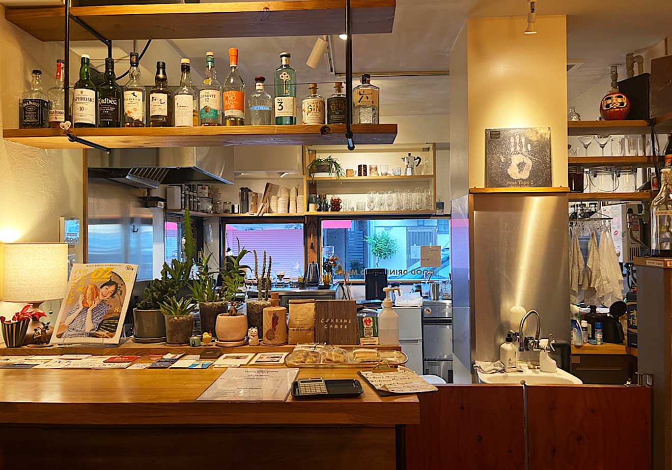 「LUCKY STAR COFFEE AND BAR」の店内