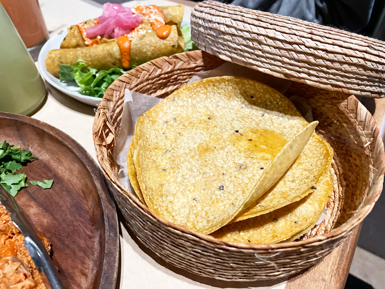 「KITADE TACOS下北沢」の自家製トルティーヤ