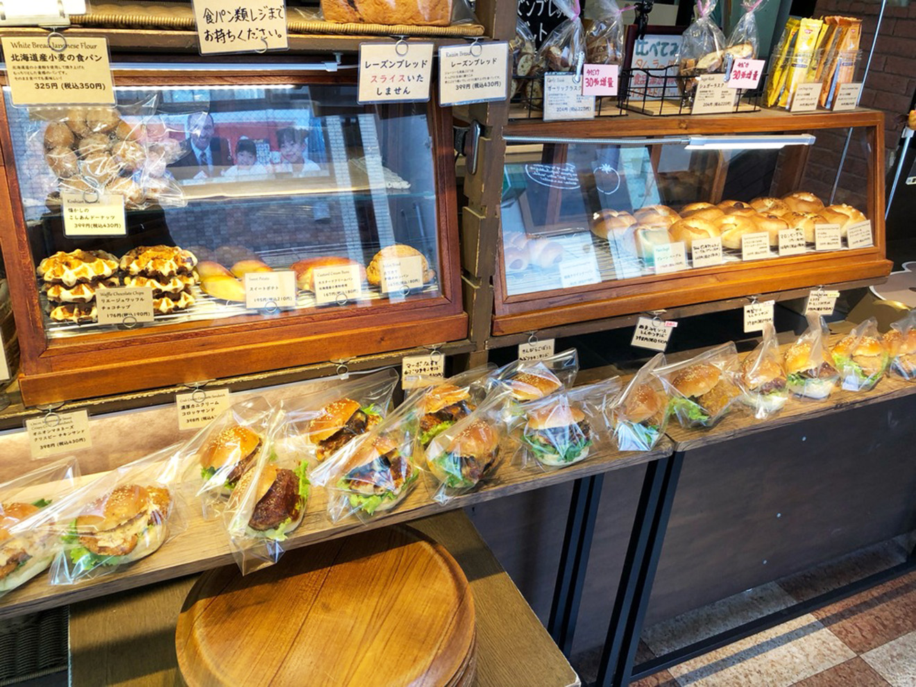 「Boulangerie TAMURA」のショーケース