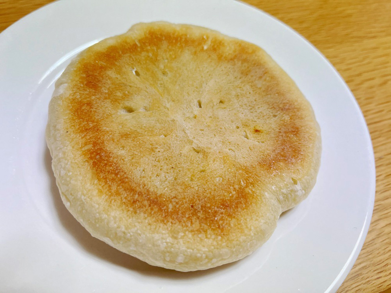 「ハチイチベーカリー」の平焼きカレーパン