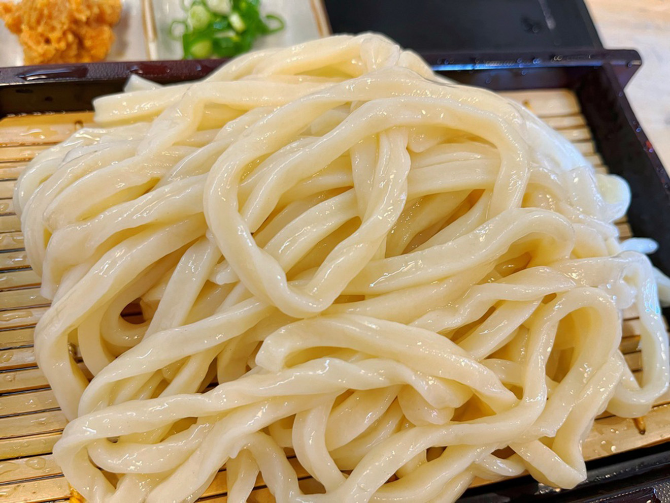 手作りうどん「花坊」のおしぼり汁うどん