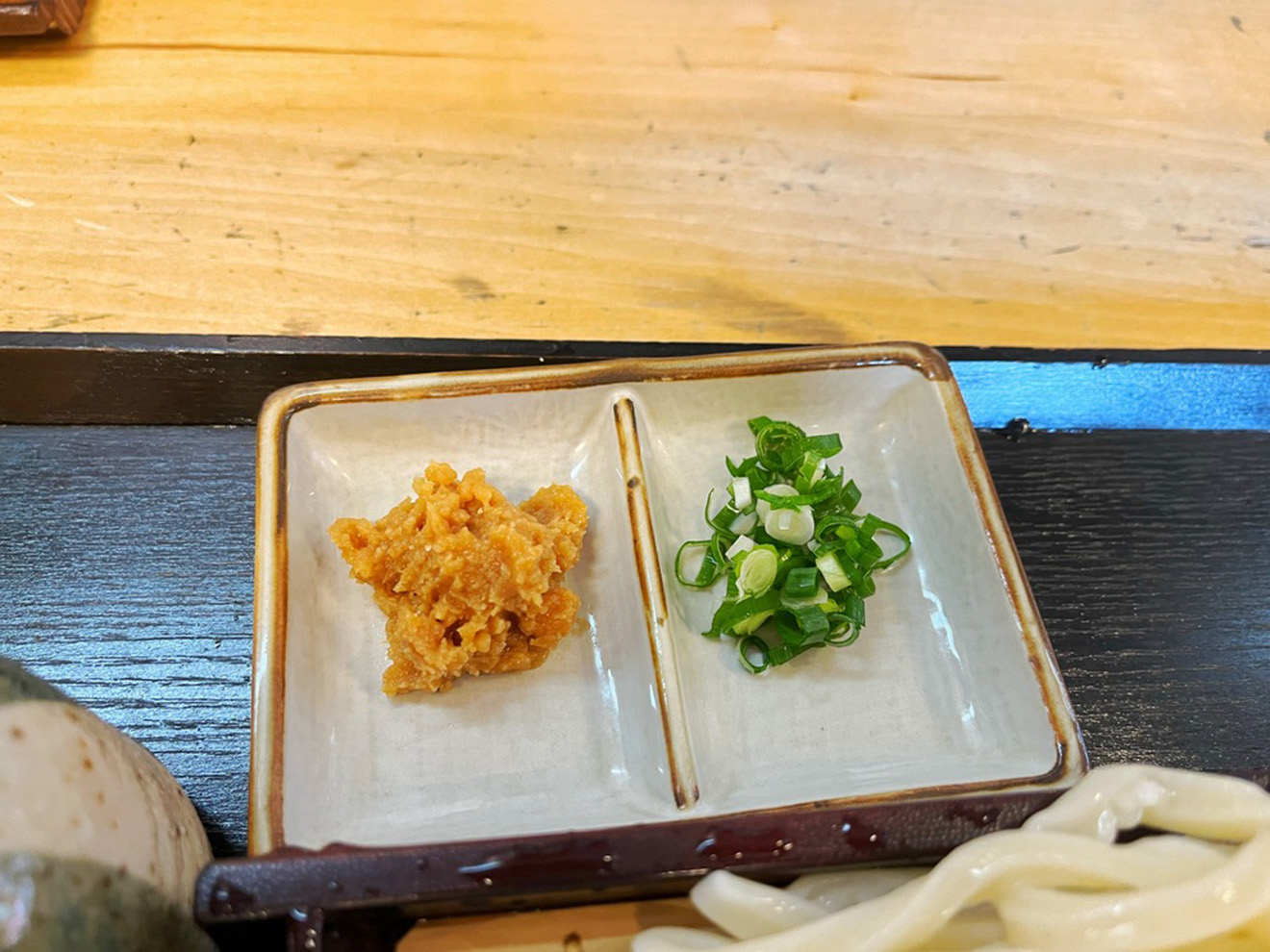 手作りうどん「花坊」のおしぼり汁うどんの薬味