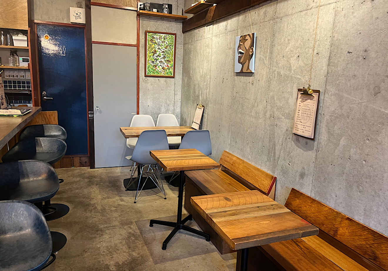 「iri coffee roastery」の店内