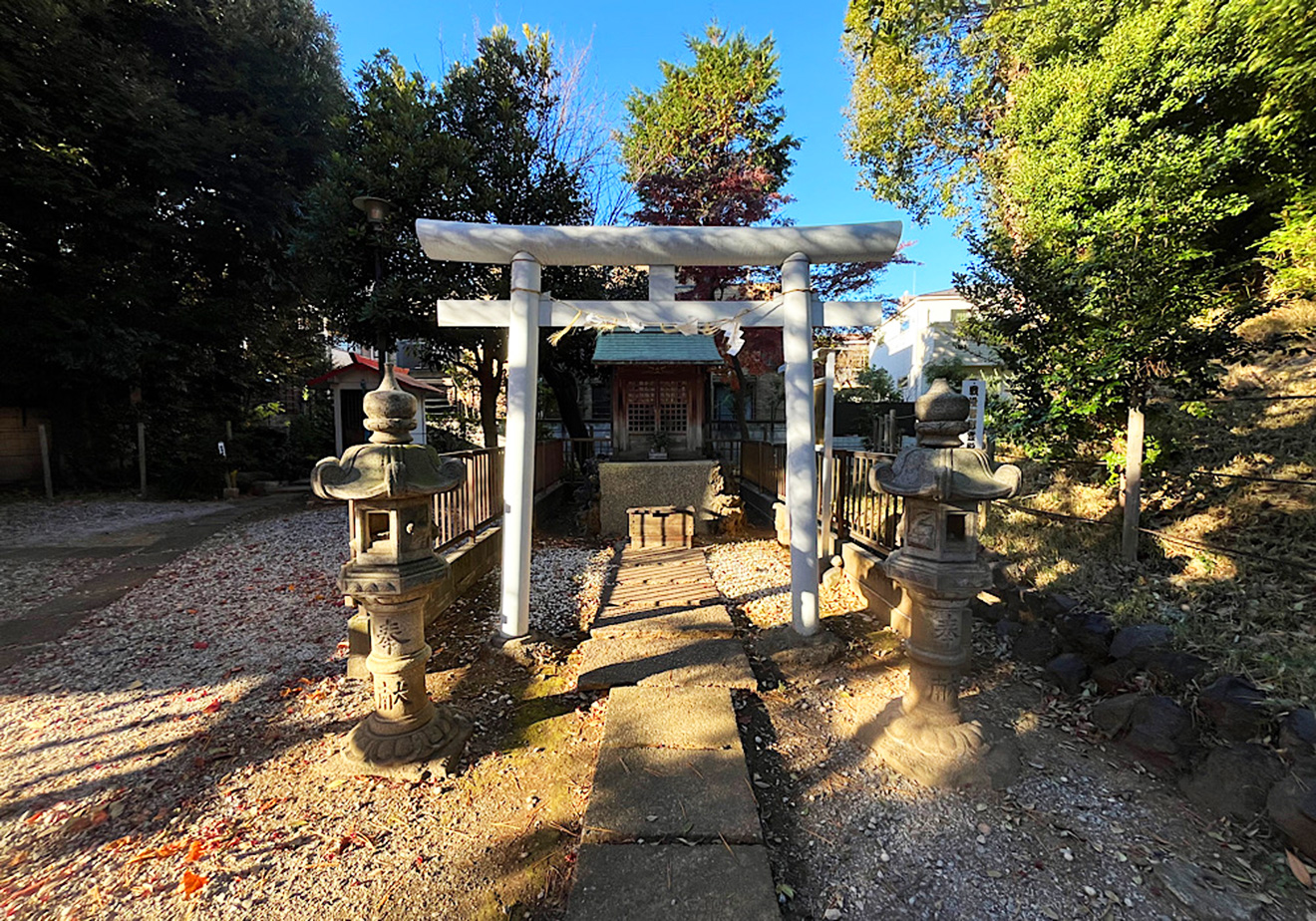 「駒留八幡神社」戦没者慰霊殿