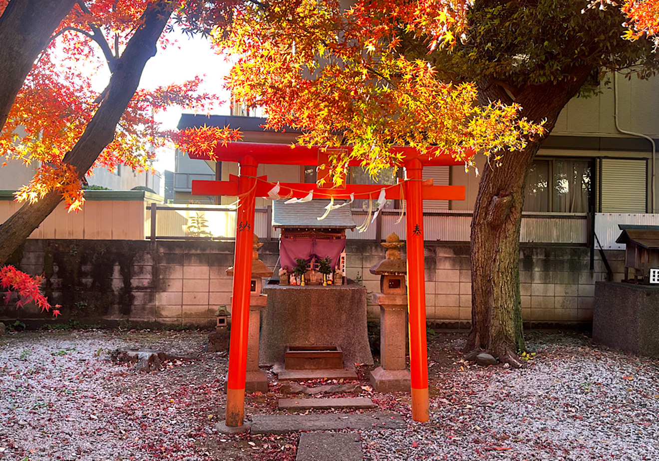 「駒留八幡神社」ほこら（稲荷神社）