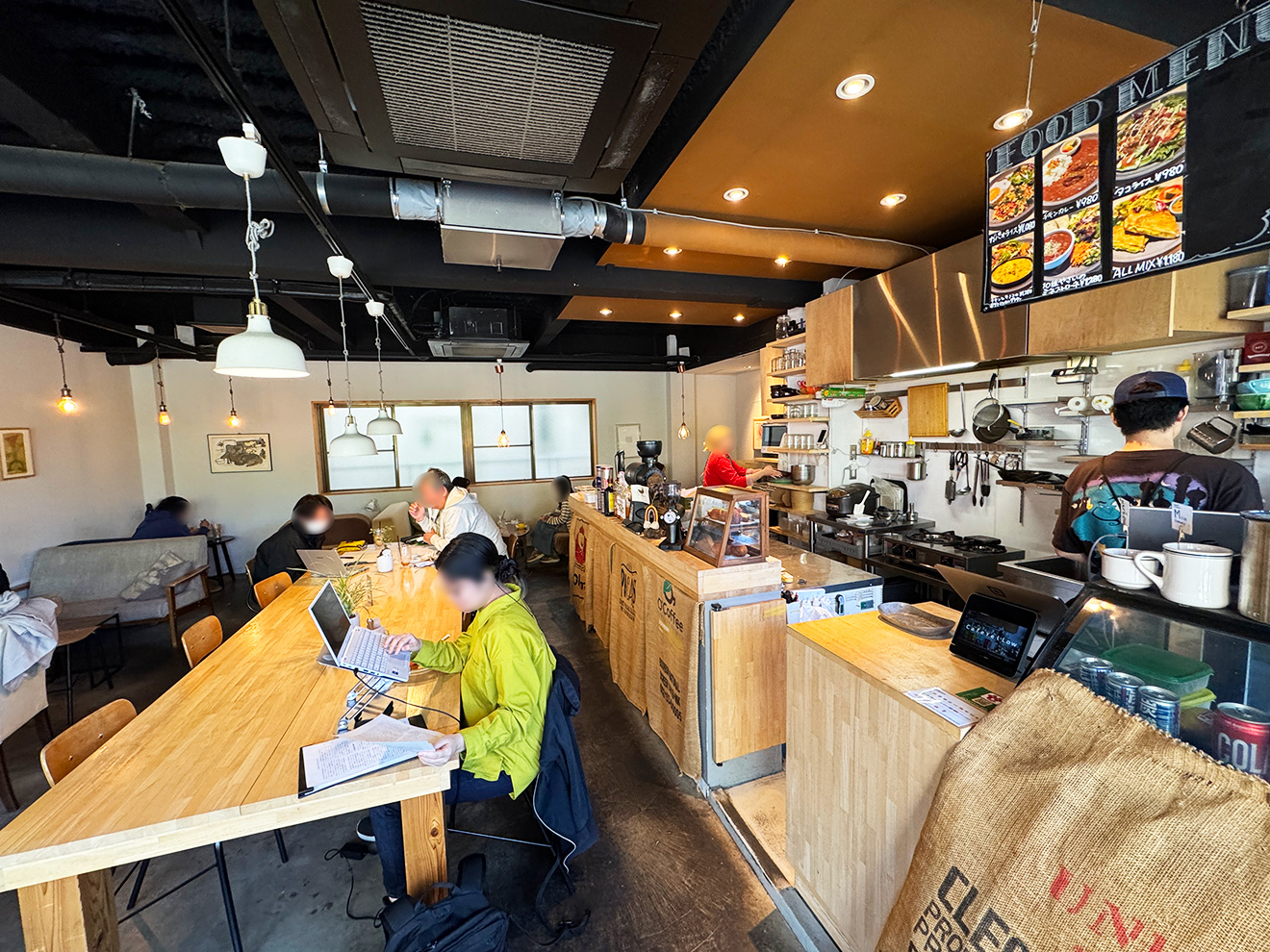 「Cafe Yellow」店内1