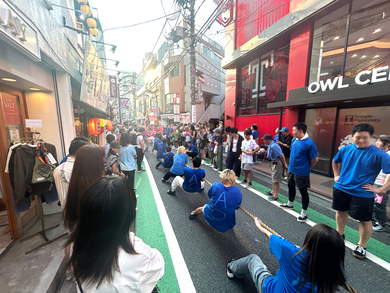 三軒茶屋栄通りの綱引き大会