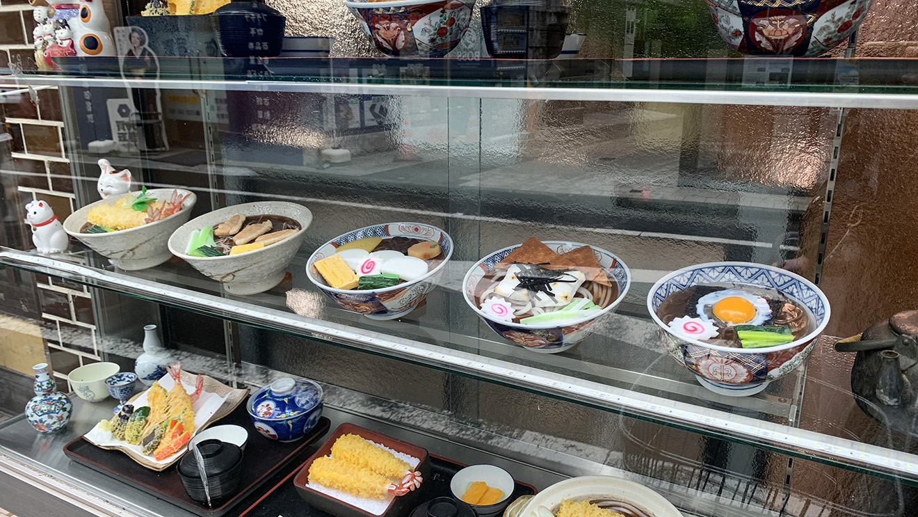 「増田屋」のショーケース