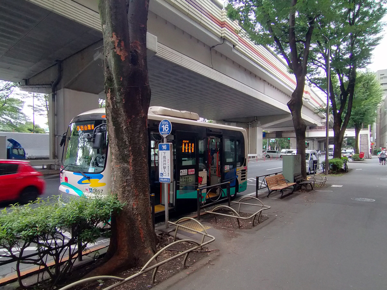 下高井戸駅のバス停