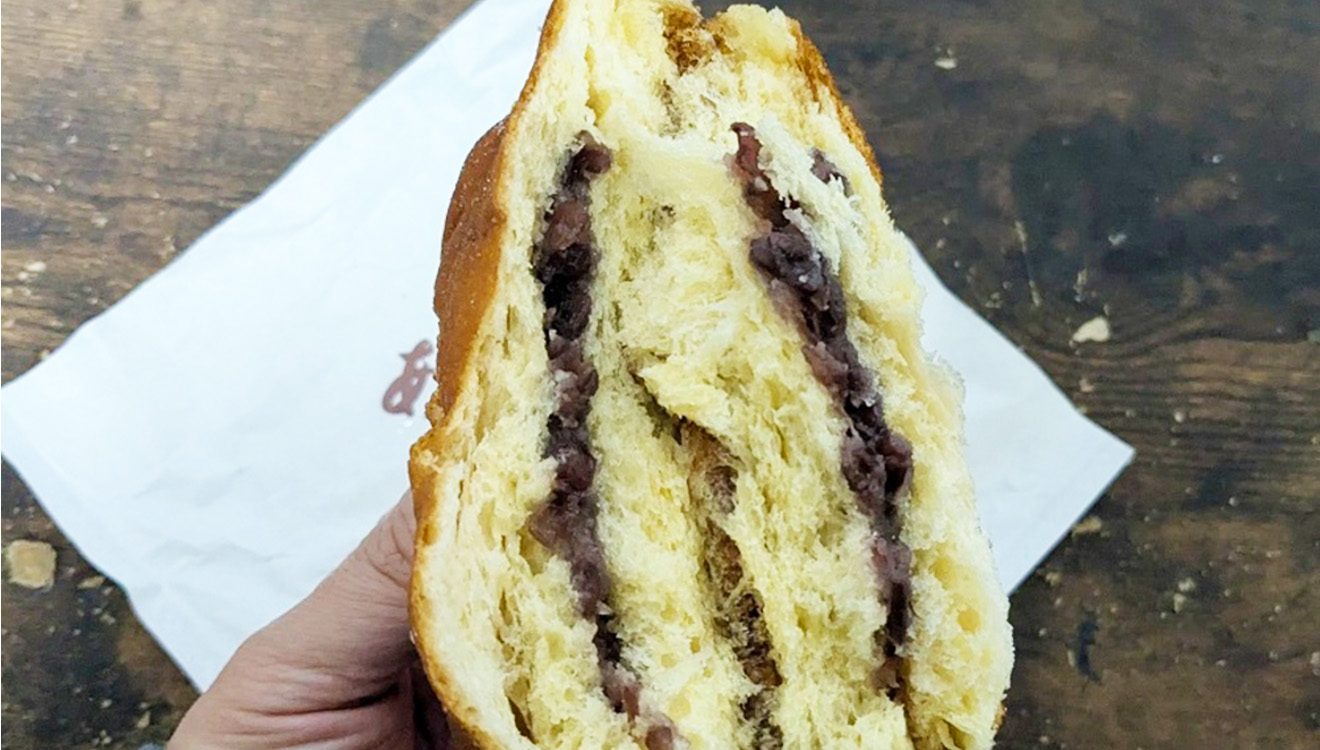 「R Baker mini 祖師ヶ谷大蔵店」プレミアムあんこの断面
