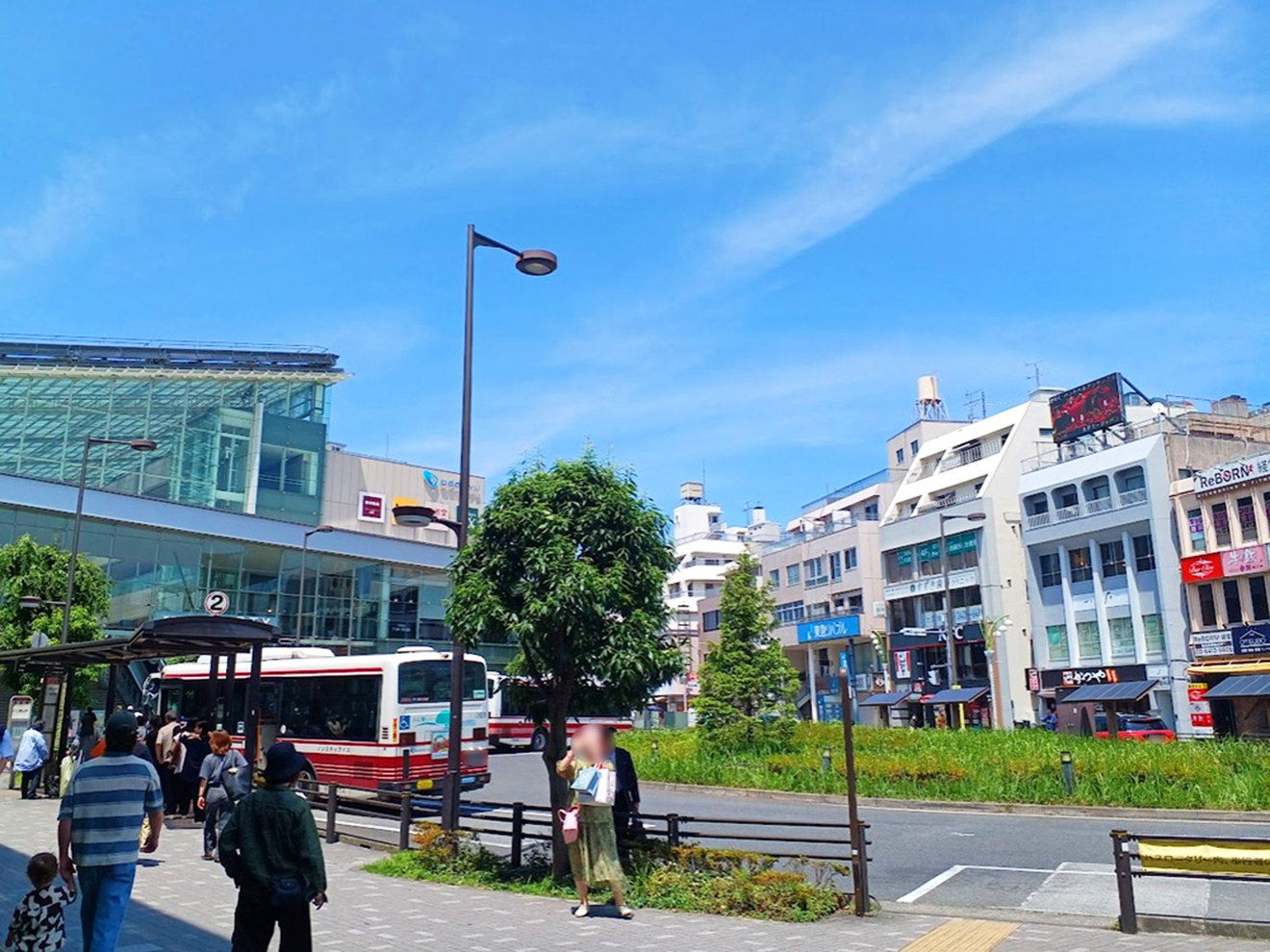 「烏山川緑道」経堂駅（コルティ）