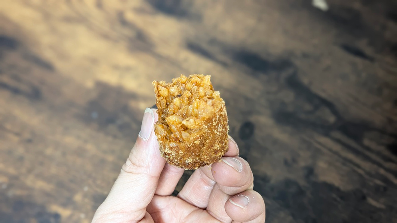 「ピッツェリア トニーノ 梅ヶ丘店」のリゾットコロッケ