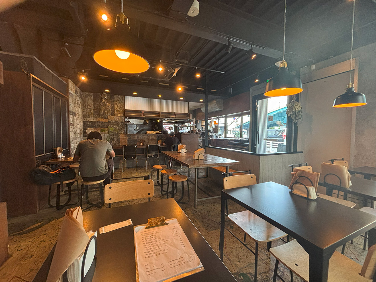 「BONNIE＆FRIED」の店内
