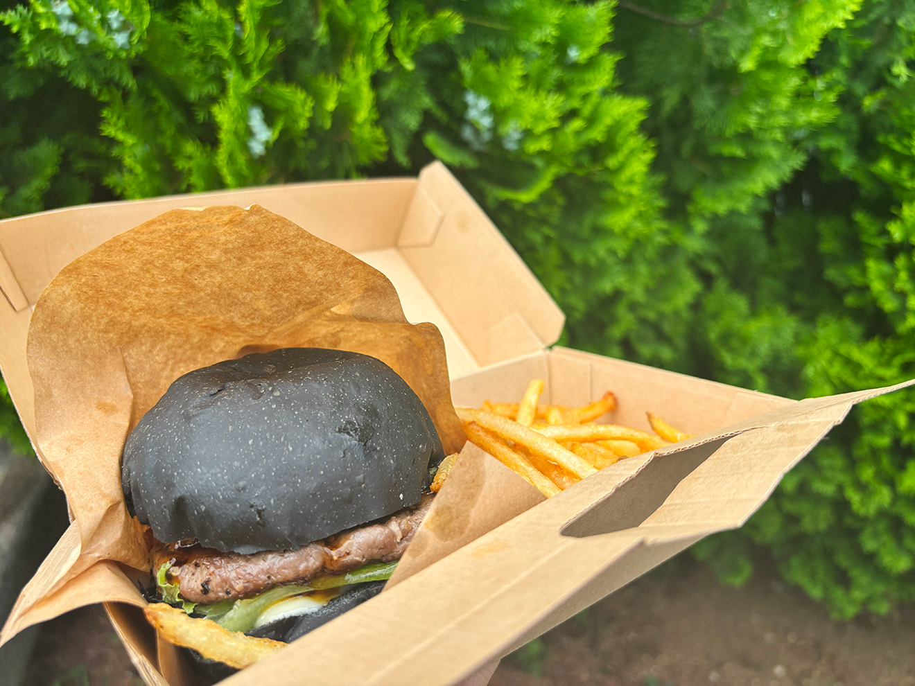 「BONNIE＆FRIED」のテリヤキバーガー