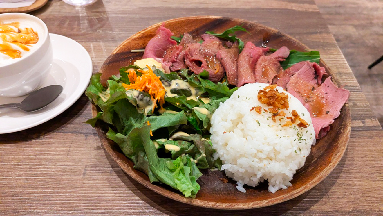 「Lani cafe＆bar」ローストビーフプレート