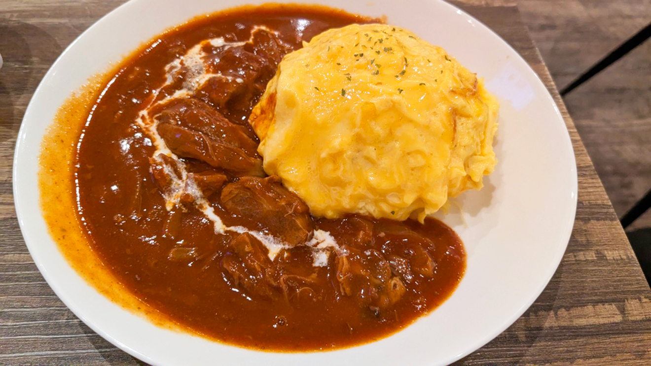 「Lani cafe＆bar」牛タン煮込みのオムハヤシ