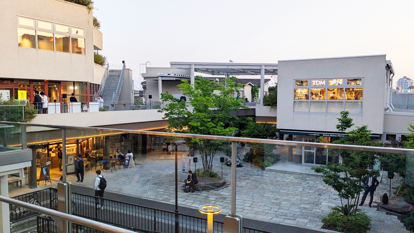 「Lani cafe＆bar」下北沢駅南西口