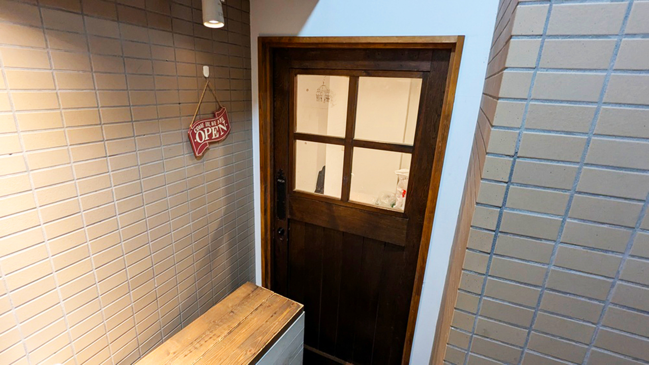 「Lani cafe＆bar」入口