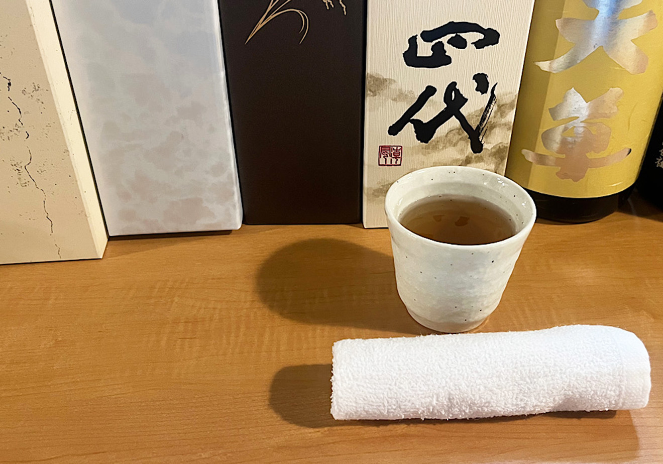 「手打蕎麦 里り」の卓上