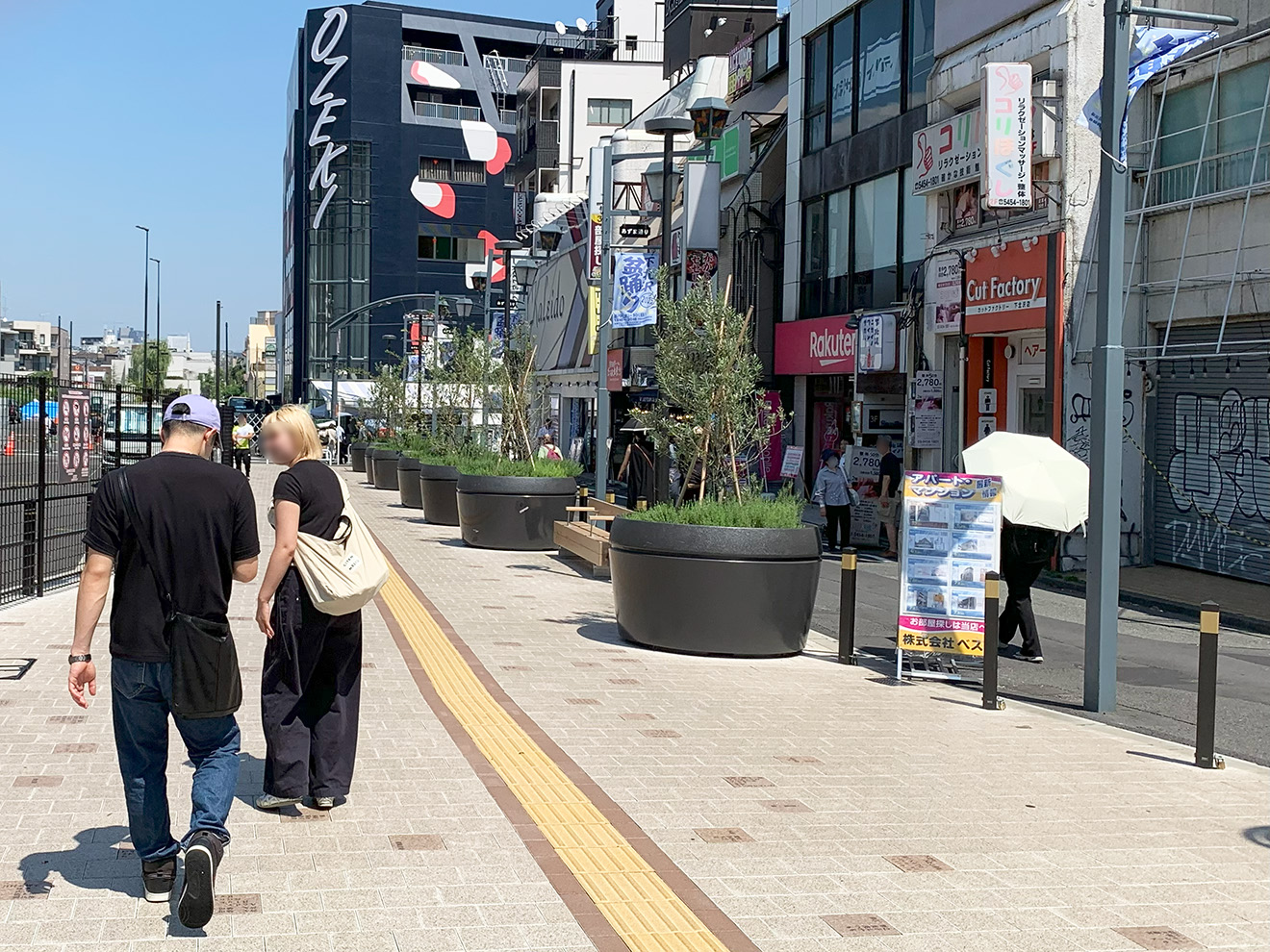 下北沢駅前