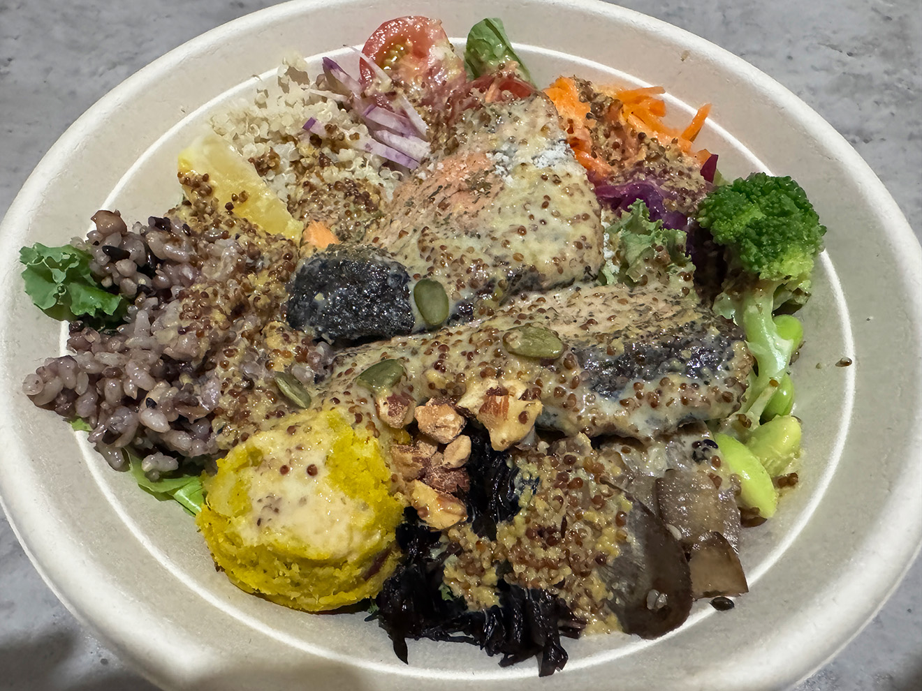 「Vegetable Base Tokyo」のジルサーモンのレギュラーサイズ