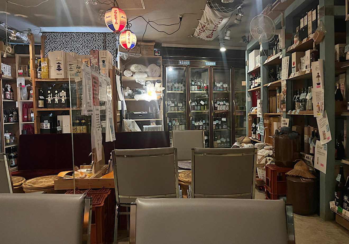 「唐木屋」の店内