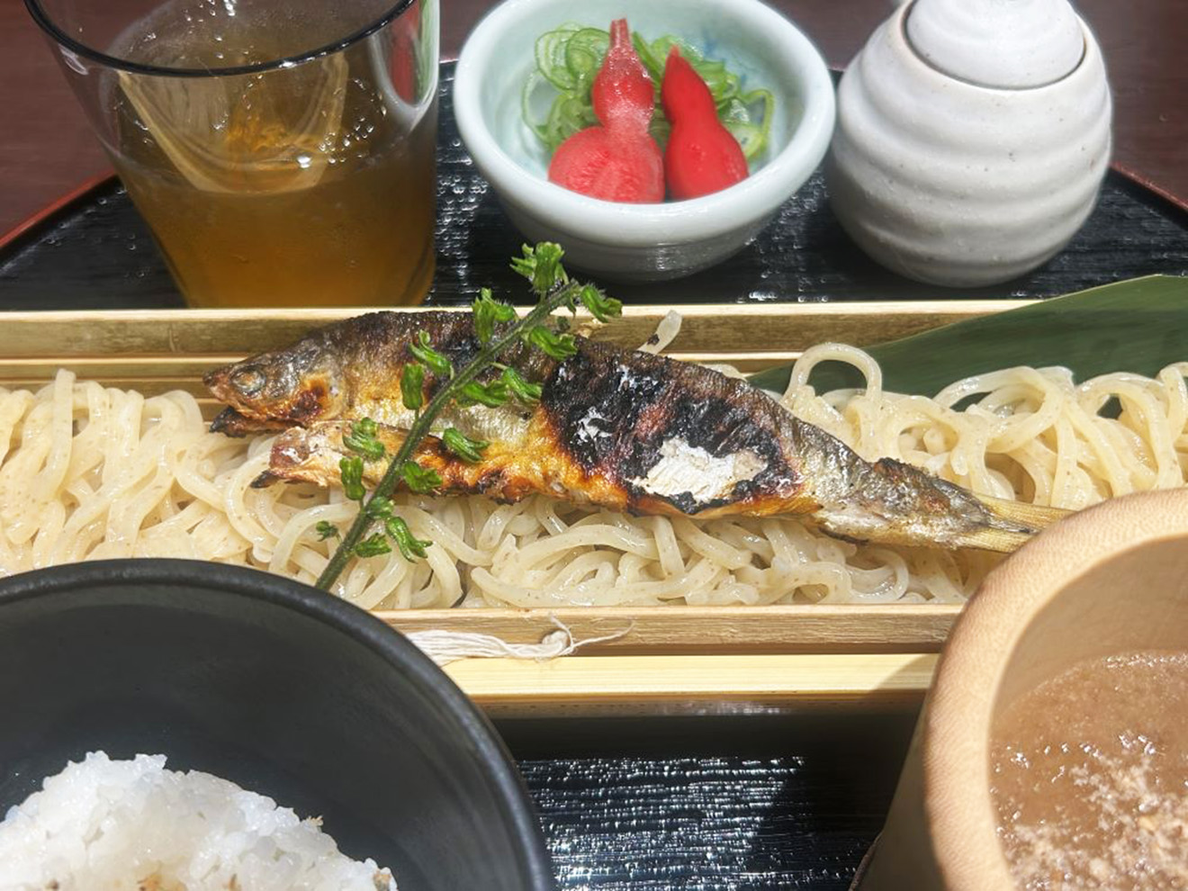 「炭火焼きあゆラーメン Gottaku」のあゆ冷しつけ麺御膳